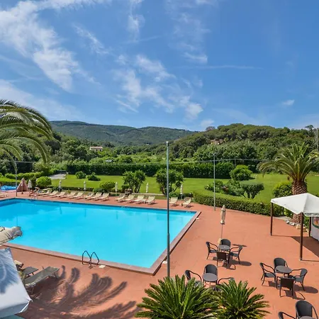 In With Private Hotel