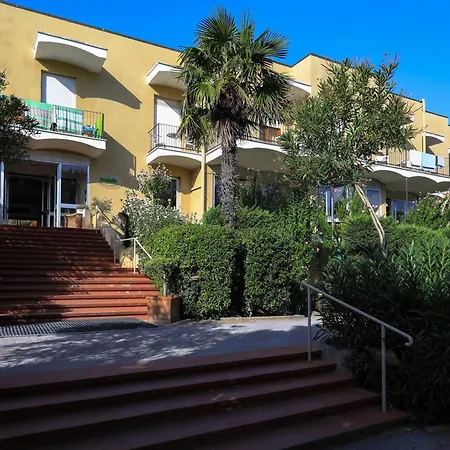 Hotel In With Private *