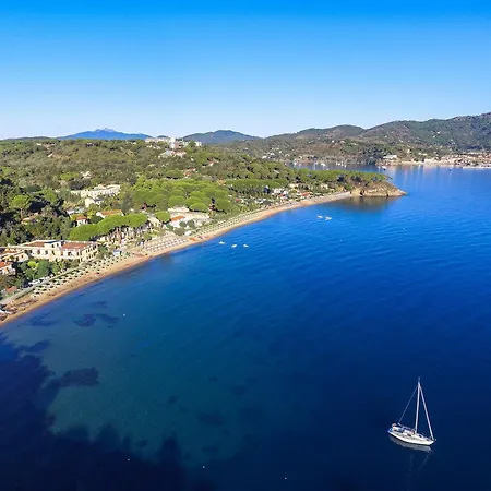 Отель In With Private