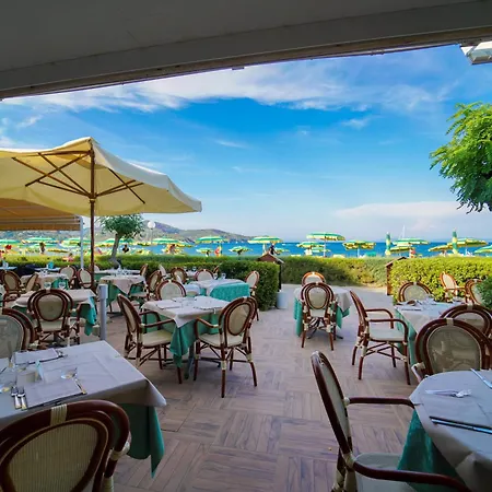 In With Private ホテル カポリーヴェリ