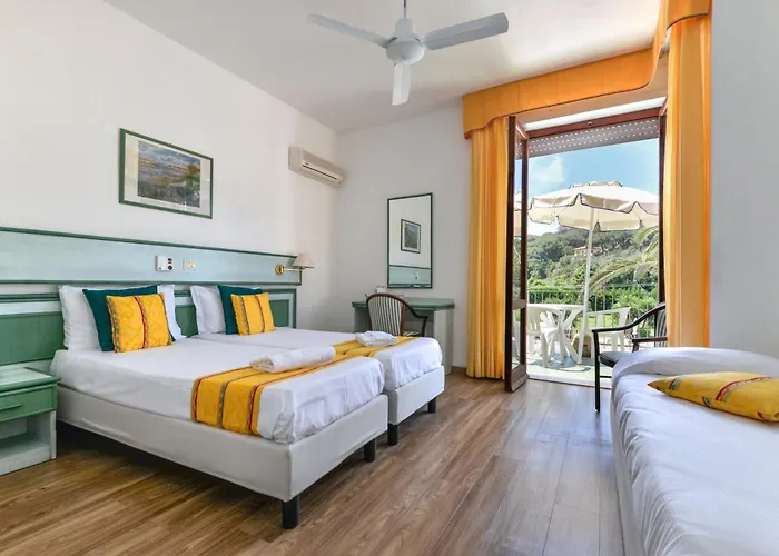 ホテル In With Private