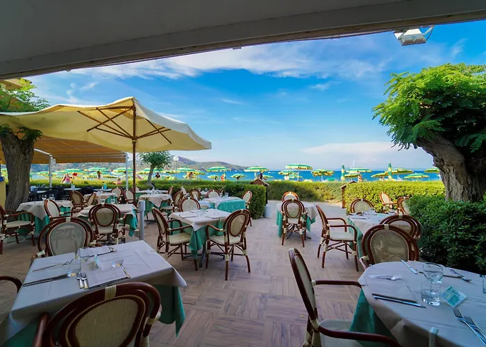 In With Private ホテル カポリーヴェリ